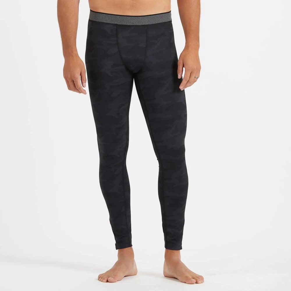 Vuori  black camo  compression tight XL NWT